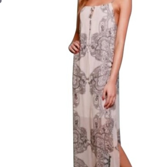 Lumiere Black + Cream Paisley Print Maxi Dress - Picture 1 of 5